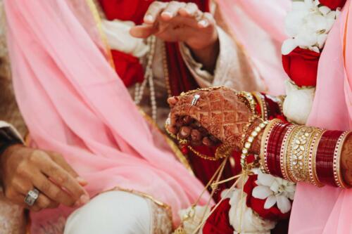 indian-bride-groom-s-hands-traditional-wedding-ceremony (1)